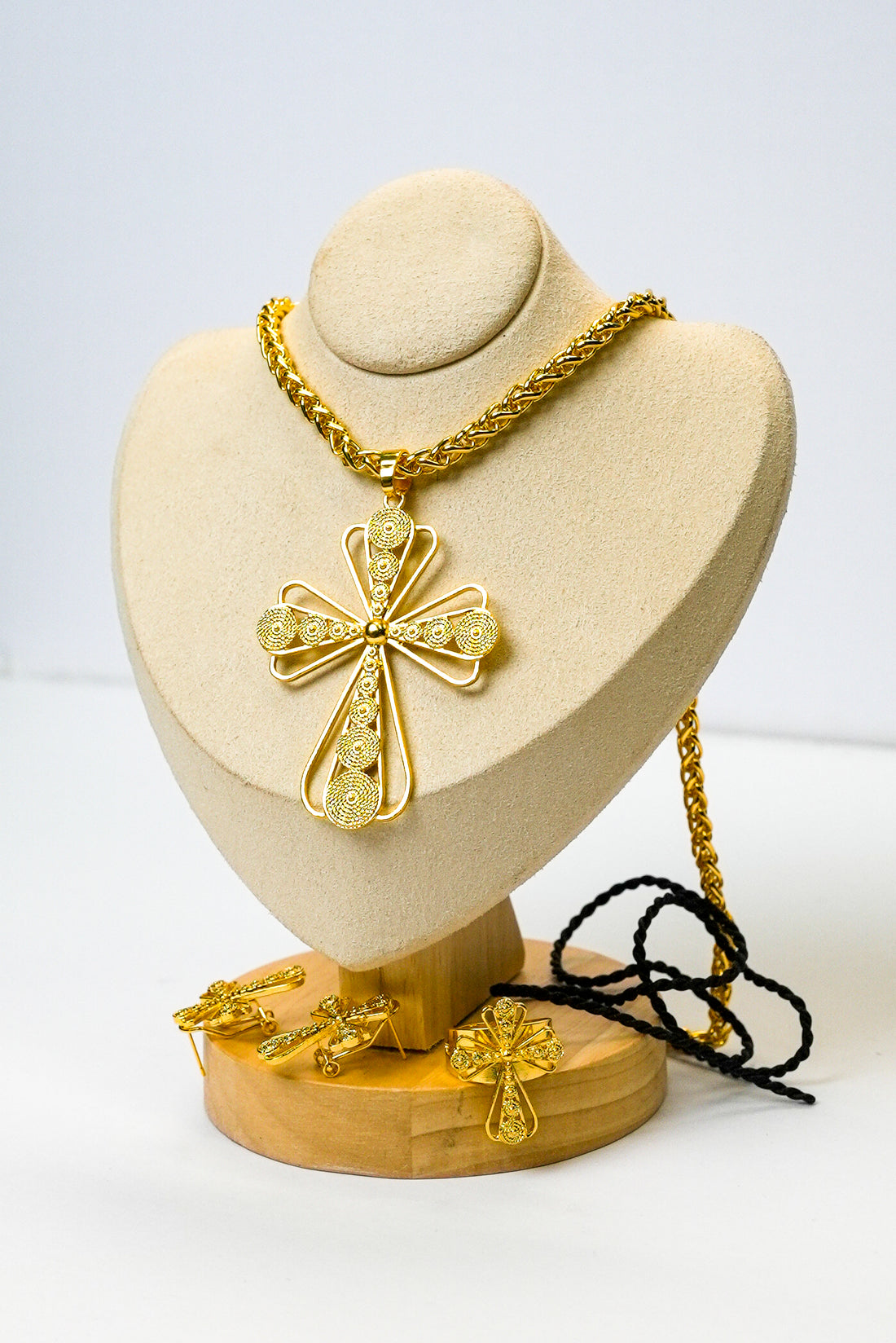 Addis Radiance Cross Set